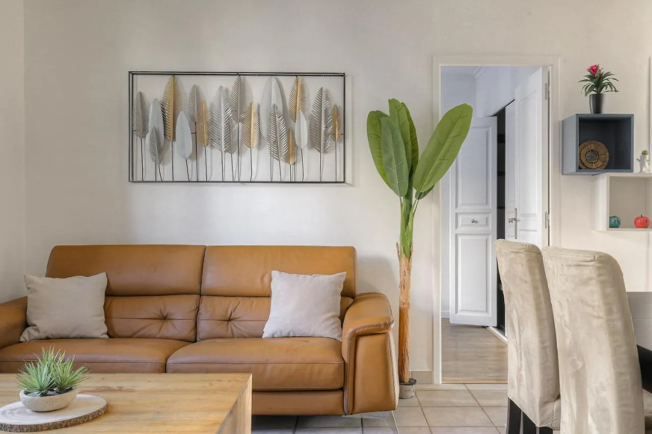 Le Spacieux Ideal Sejour Pro Ou Week-End Famille Venissieux 0*,  France